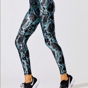 Carbon38 Metallic Snake High Rise Legging